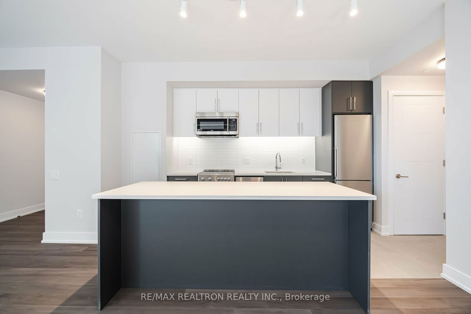 2525 Bathurst St, unit 703 for rent