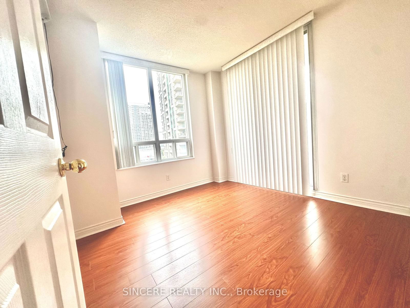 260 Doris Ave, unit 1202 for rent