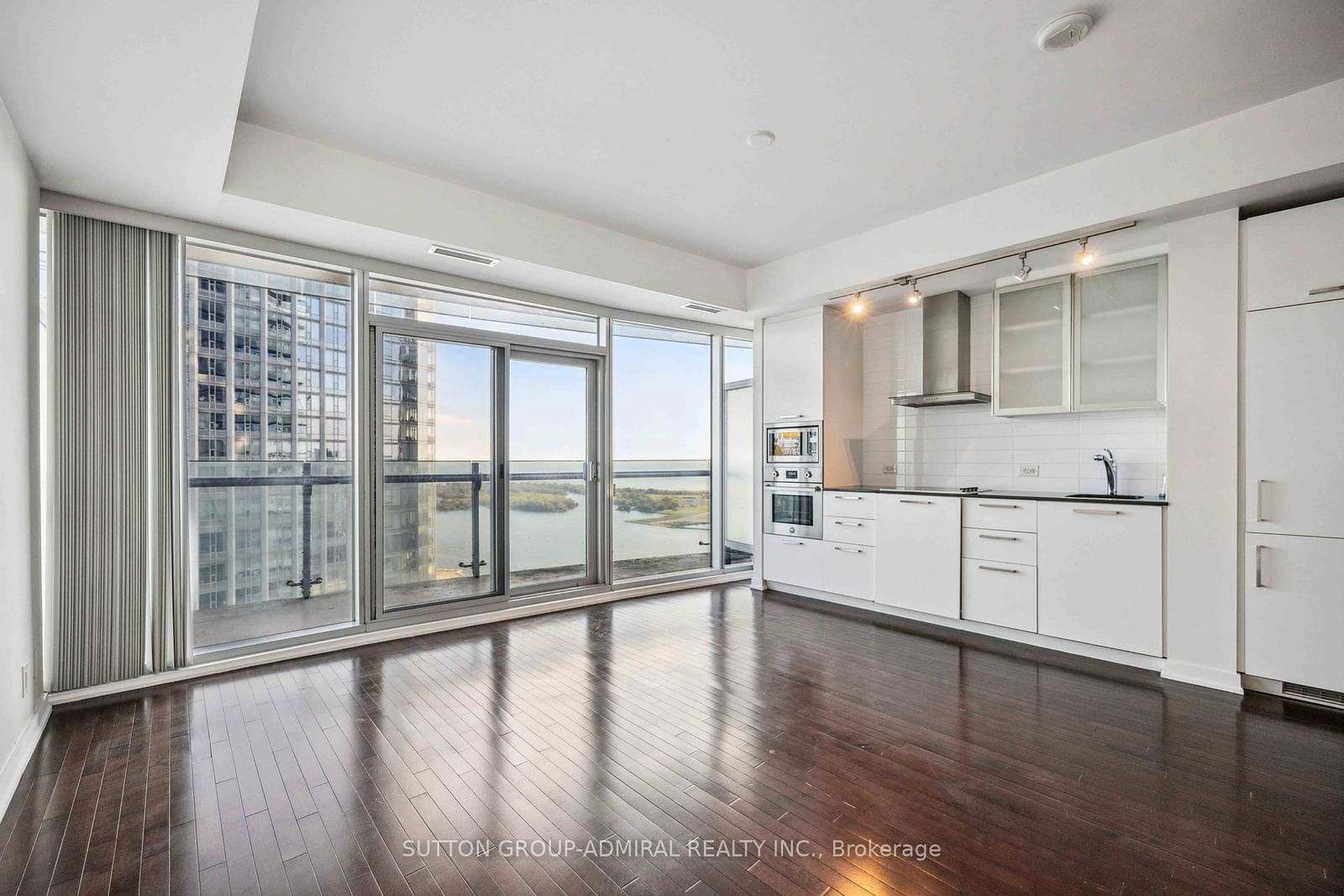 14 York St, unit 4704 for sale