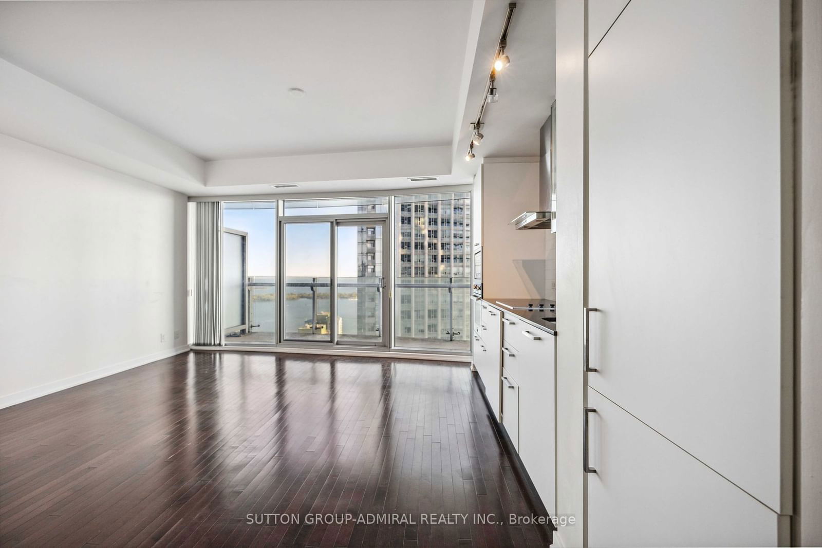 14 York St, unit 4704 for sale