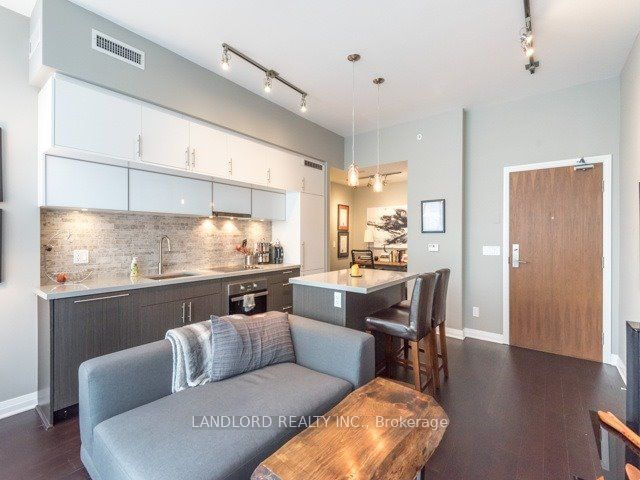 8 Mercer St, unit 1812 for rent