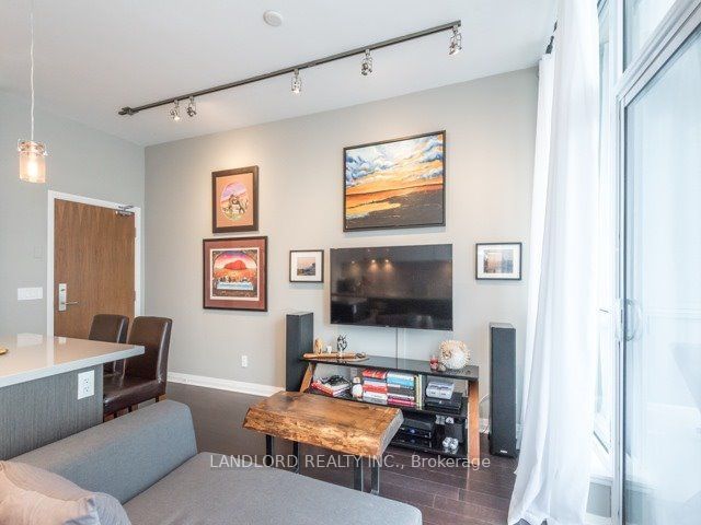 8 Mercer St, unit 1812 for rent