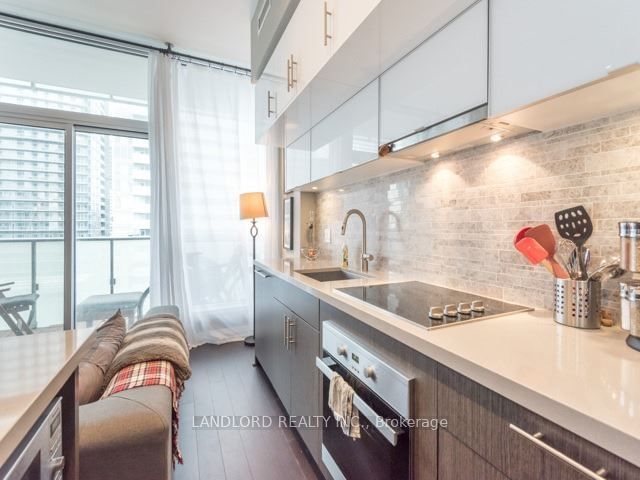 8 Mercer St, unit 1812 for rent