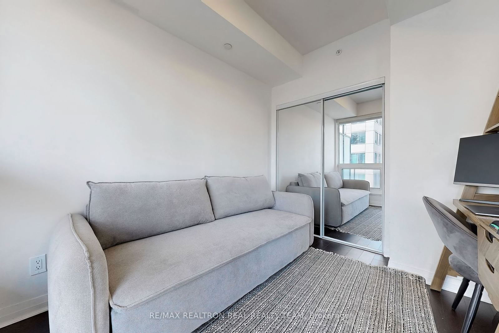 8 Mercer St, unit 1702 for rent