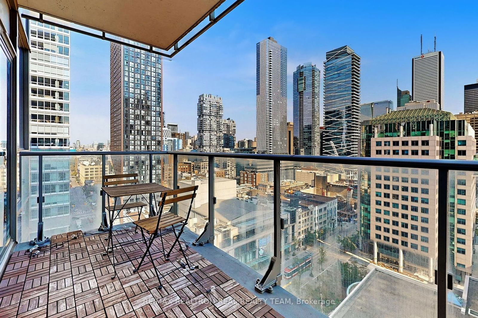 8 Mercer St, unit 1702 for rent