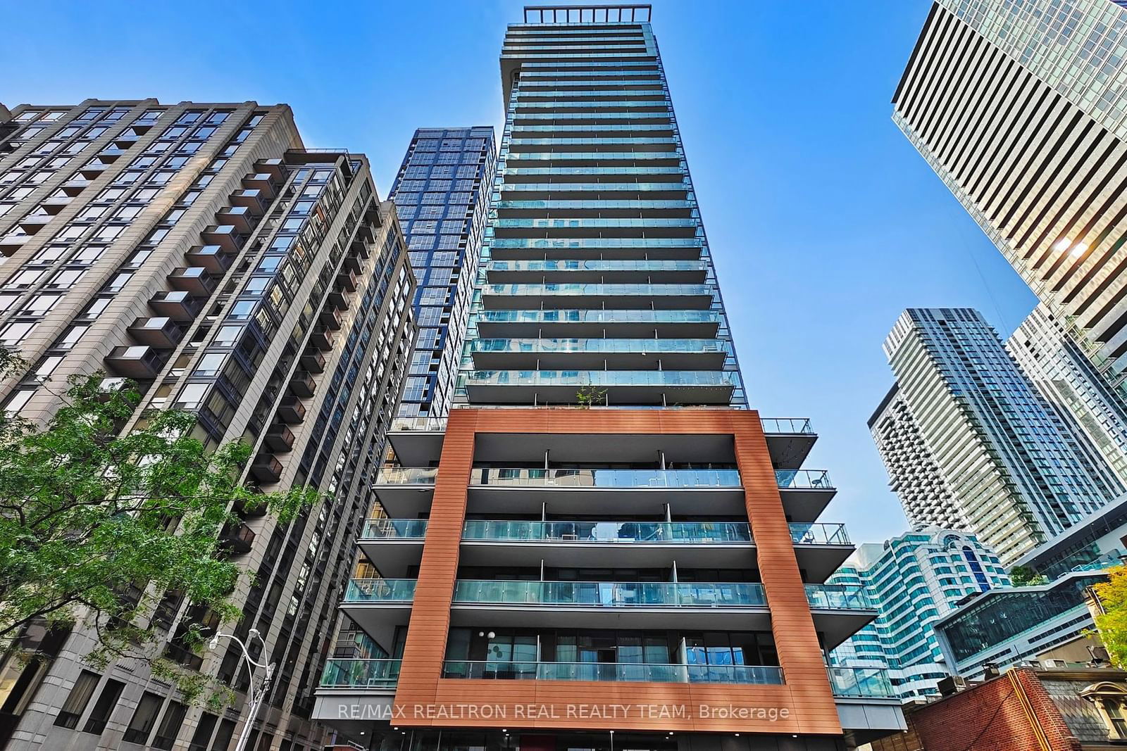 8 Mercer St, unit 1702 for rent