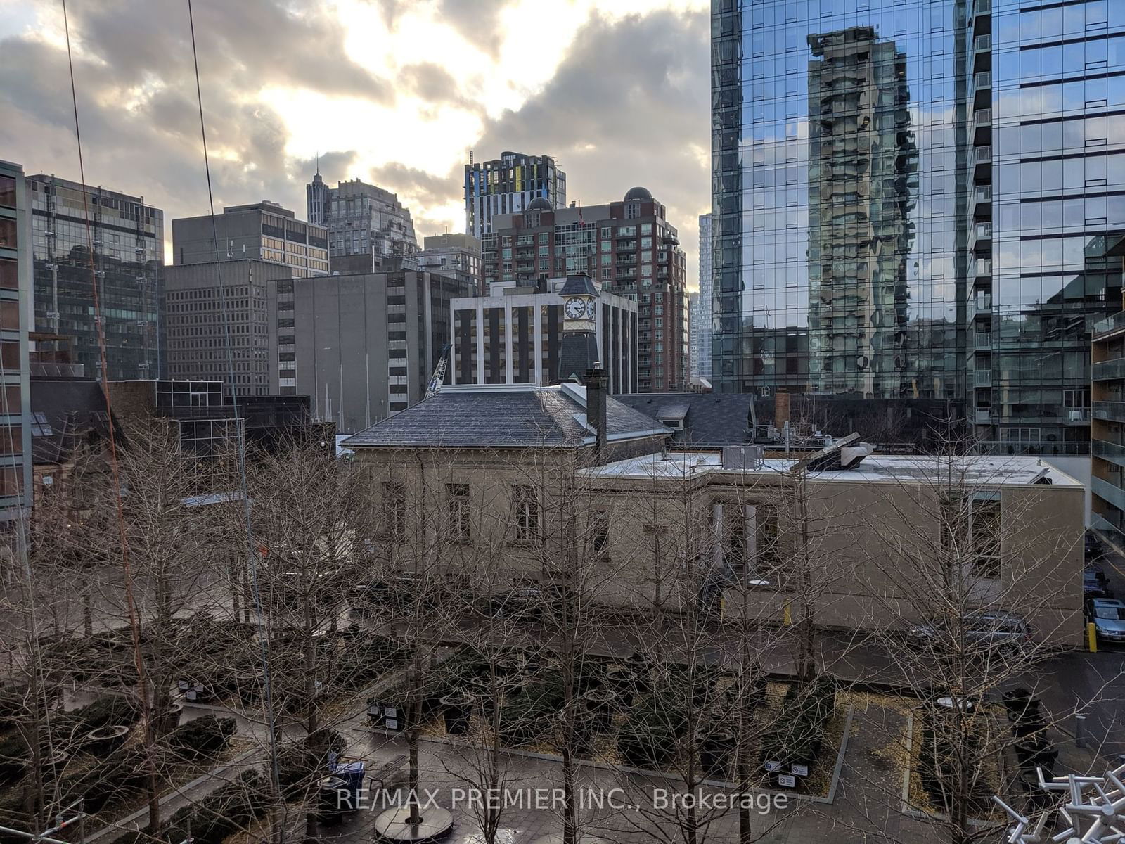 18 Yorkville Ave, unit 409 for rent