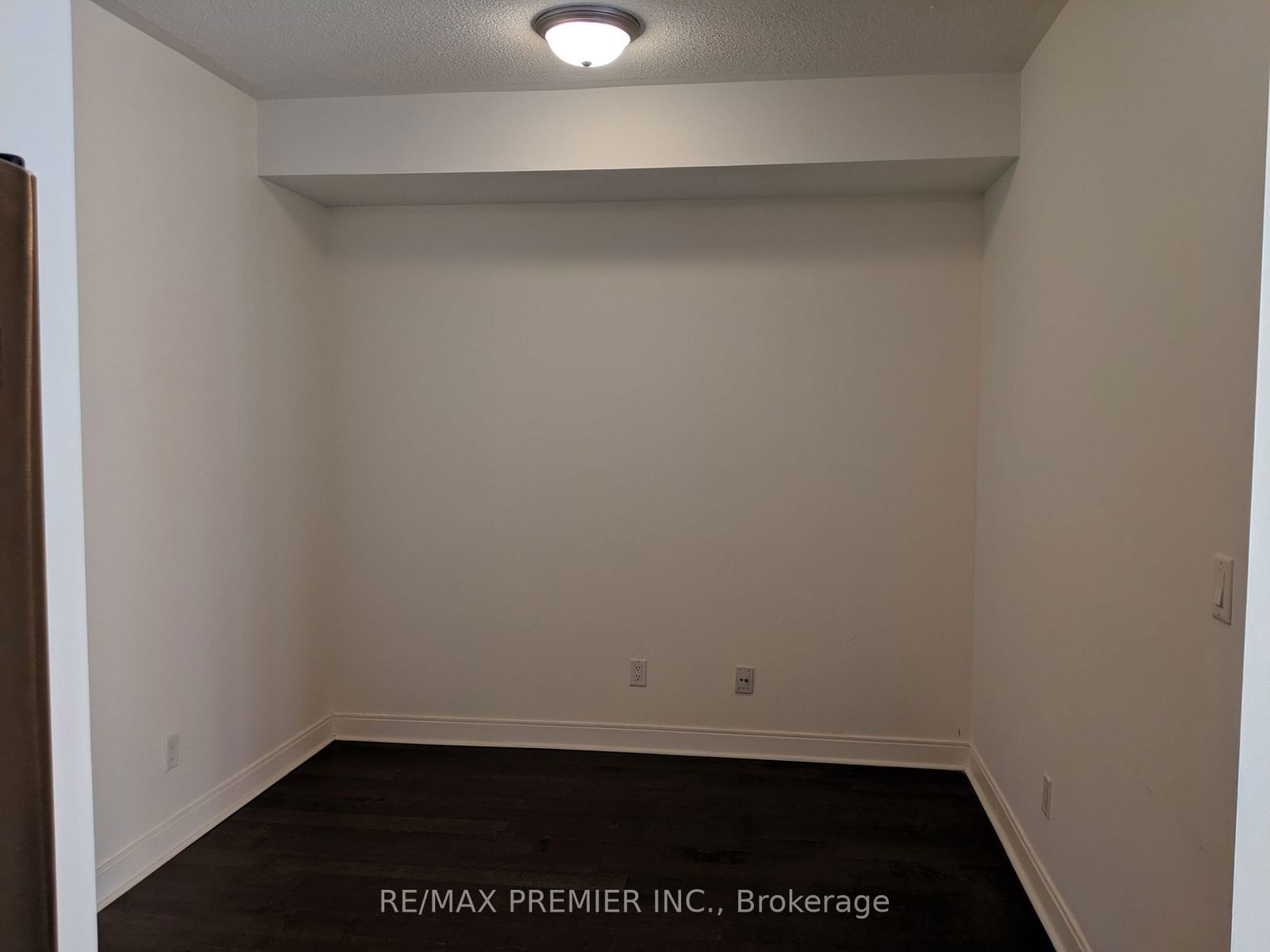 18 Yorkville Ave, unit 409 for rent