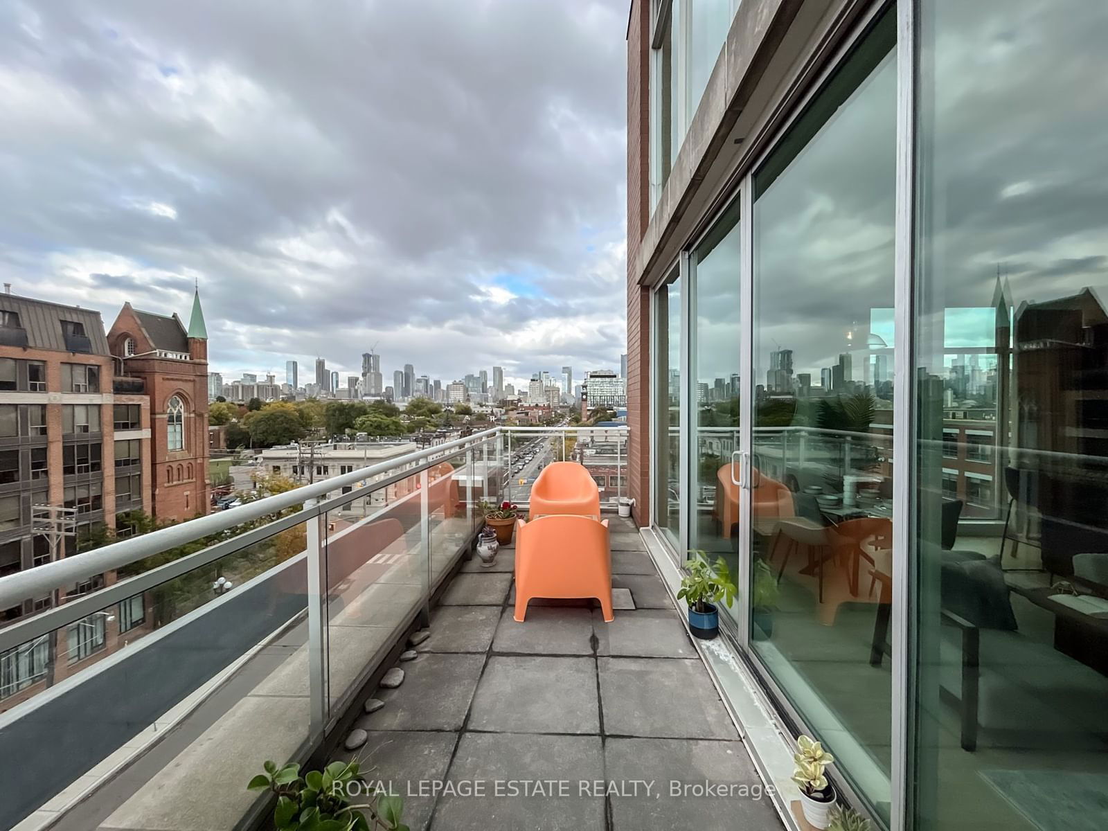 301 Markham St, unit Ph608 for sale