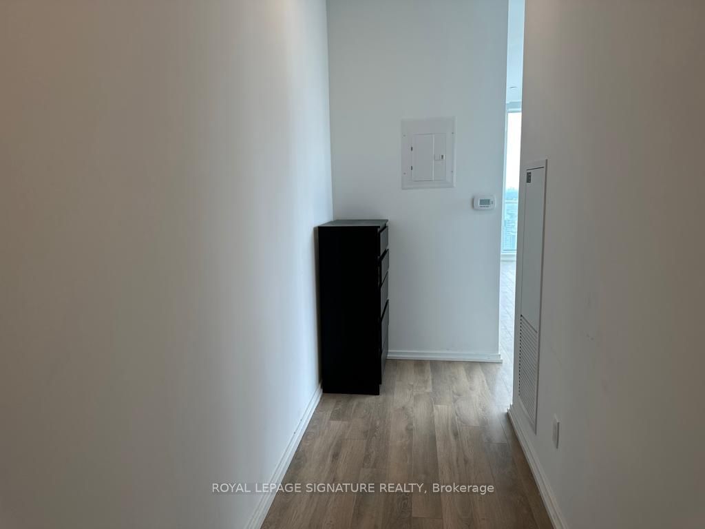 197 Yonge St, unit 3712 for rent