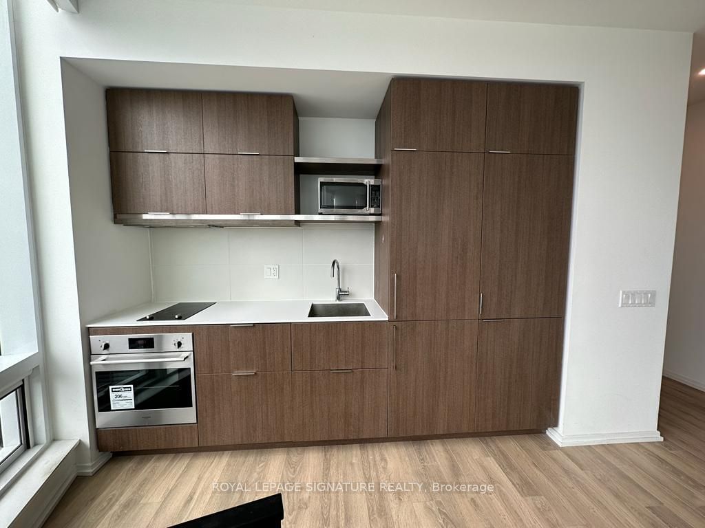 197 Yonge St, unit 3712 for rent