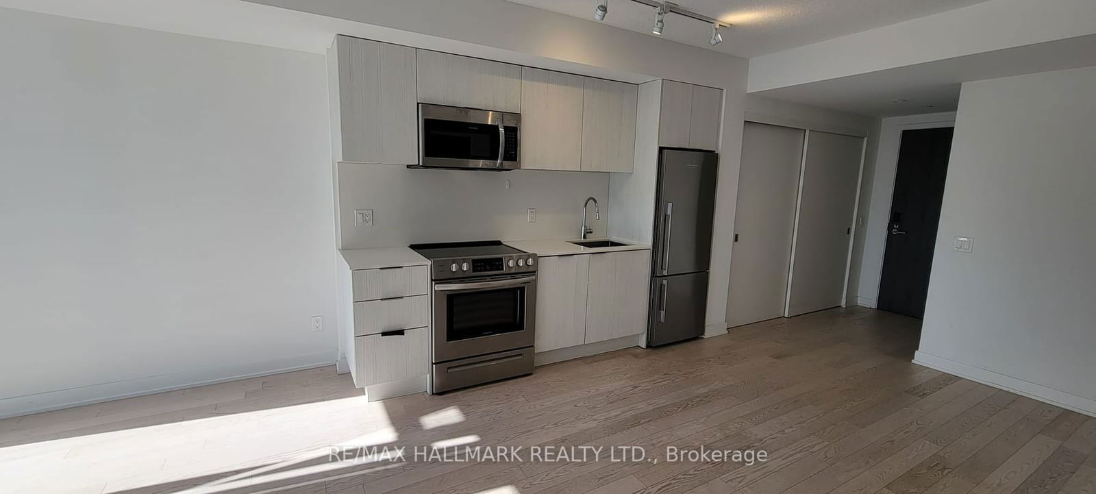 25 Richmond St E, unit 1509 for sale