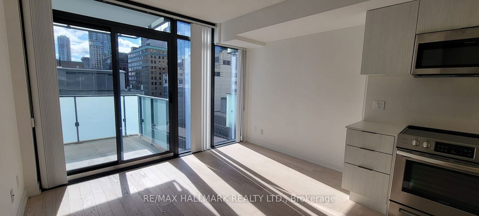 25 Richmond St E, unit 1509 for sale