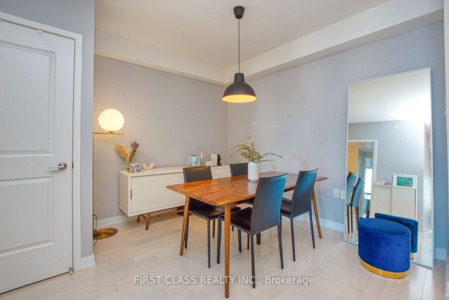 1 The Esplanade, unit 3209 for rent