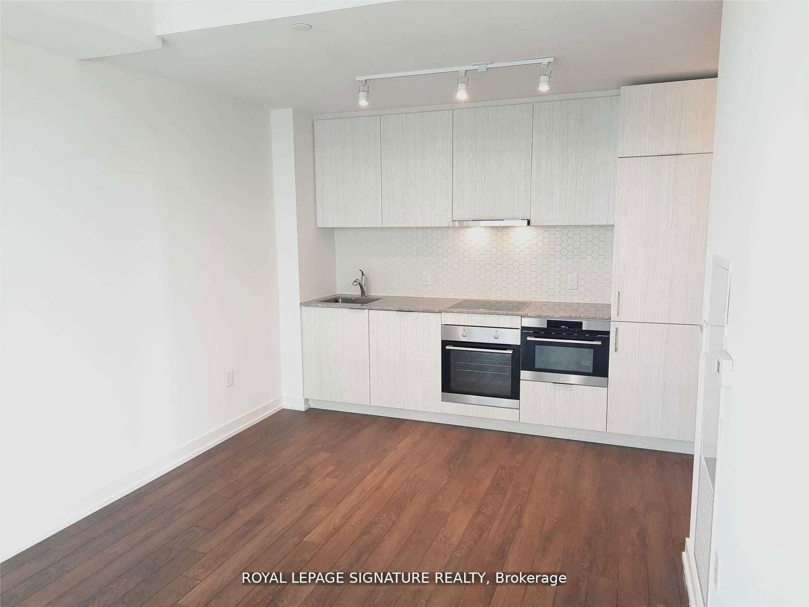 158 Front St E, unit 1916 for rent