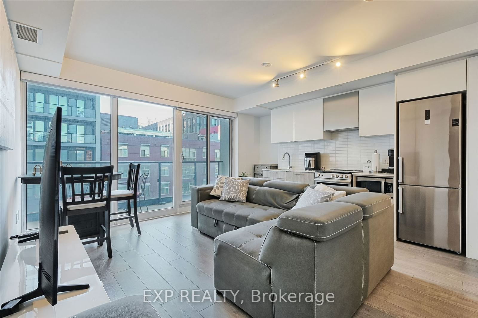 251 Jarvis St, unit 609 for sale