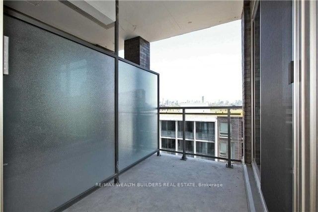 20 Minowan Miikan Lane, unit 829 for rent