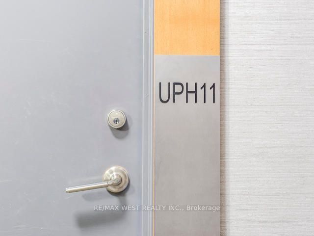 100 Western Battery Rd, unit Uph#11 for rent