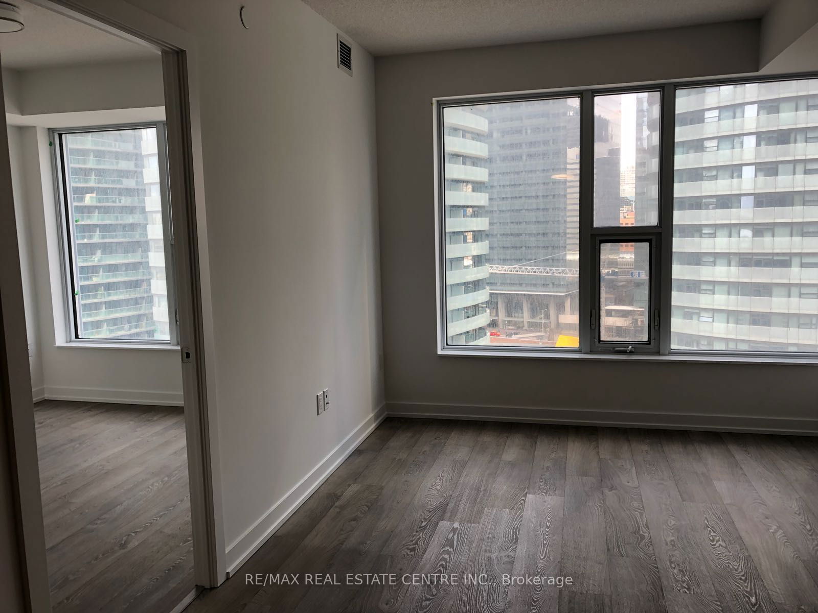 10 York St, unit 1302 for rent