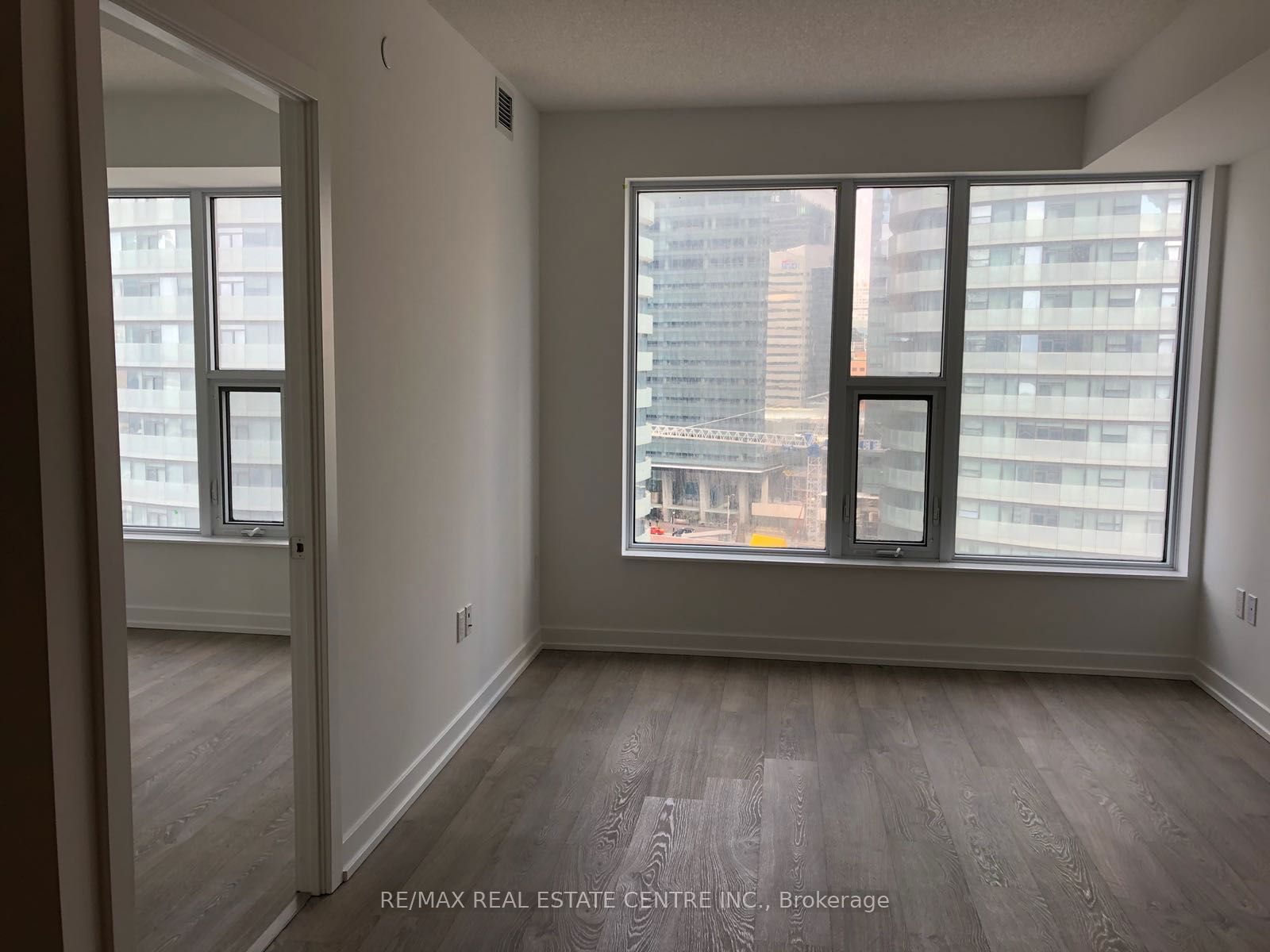 10 York St, unit 1302 for rent