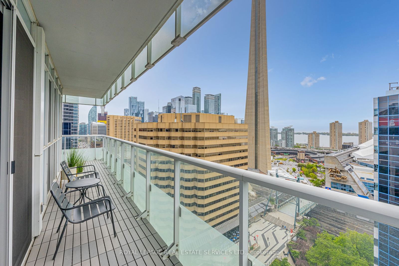 300 Front St W, unit 2011 for sale