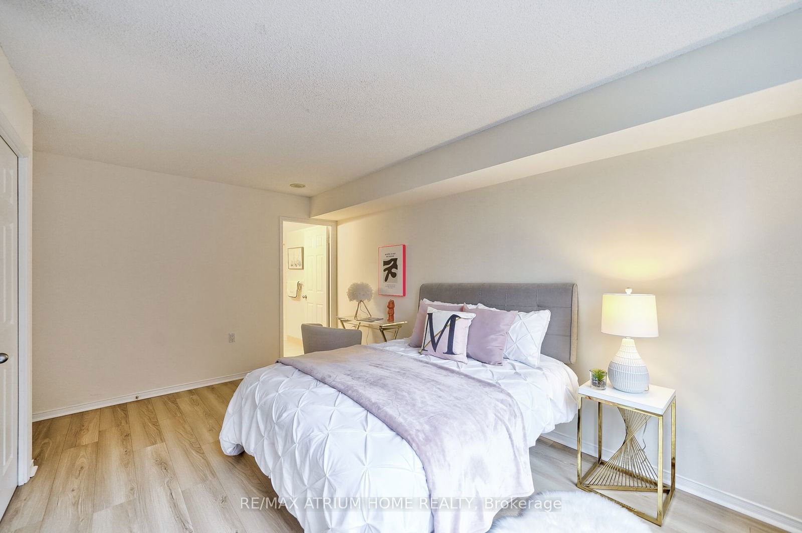 35 Finch Ave E, unit 202 for sale