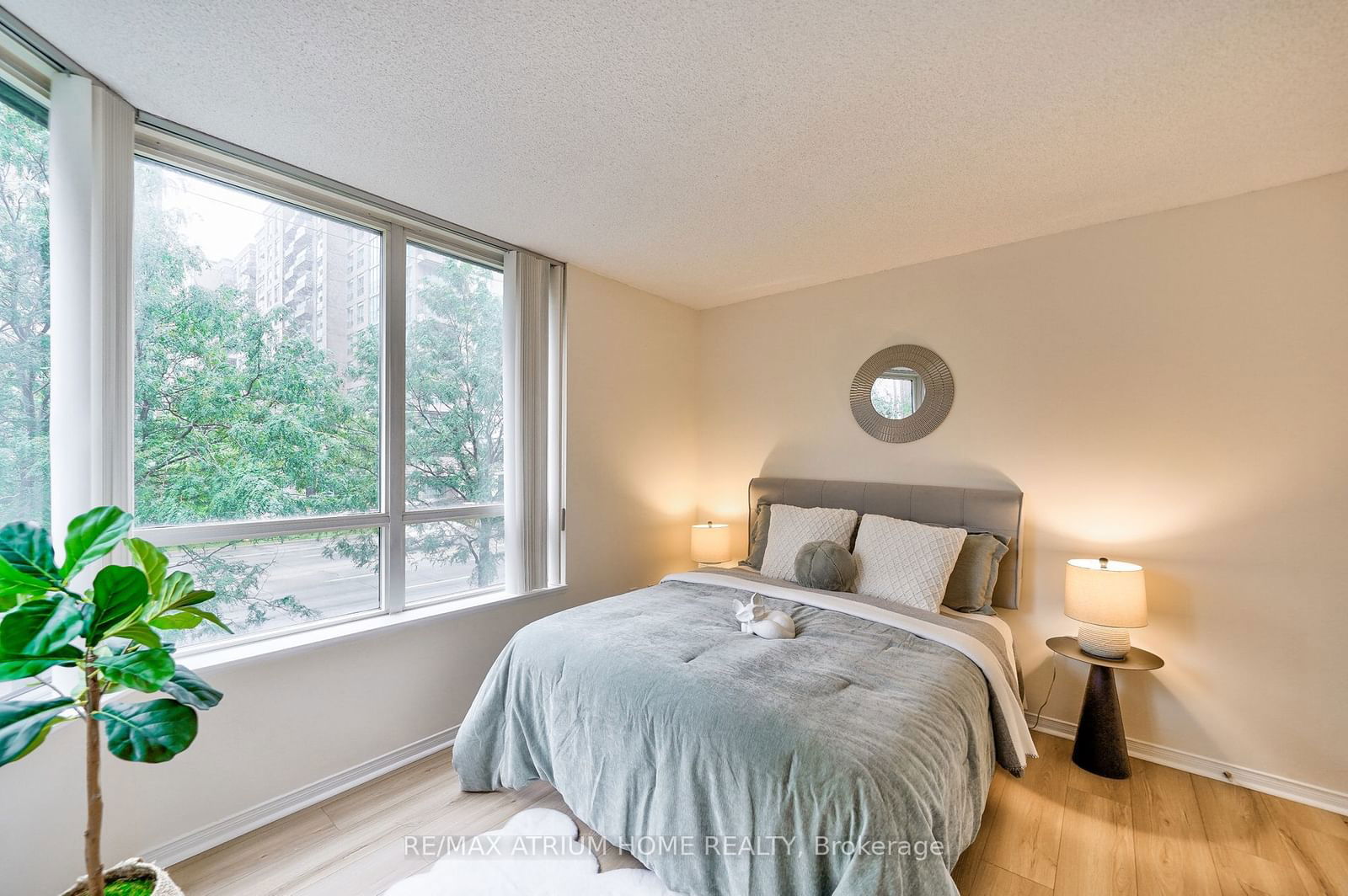 35 Finch Ave E, unit 202 for sale