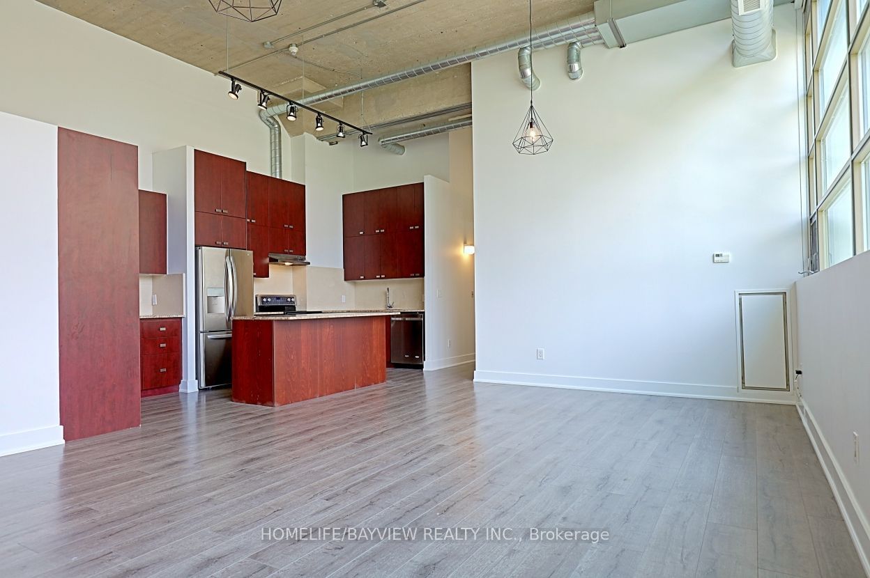 637 Lake Shore Blvd W, unit 101 for sale