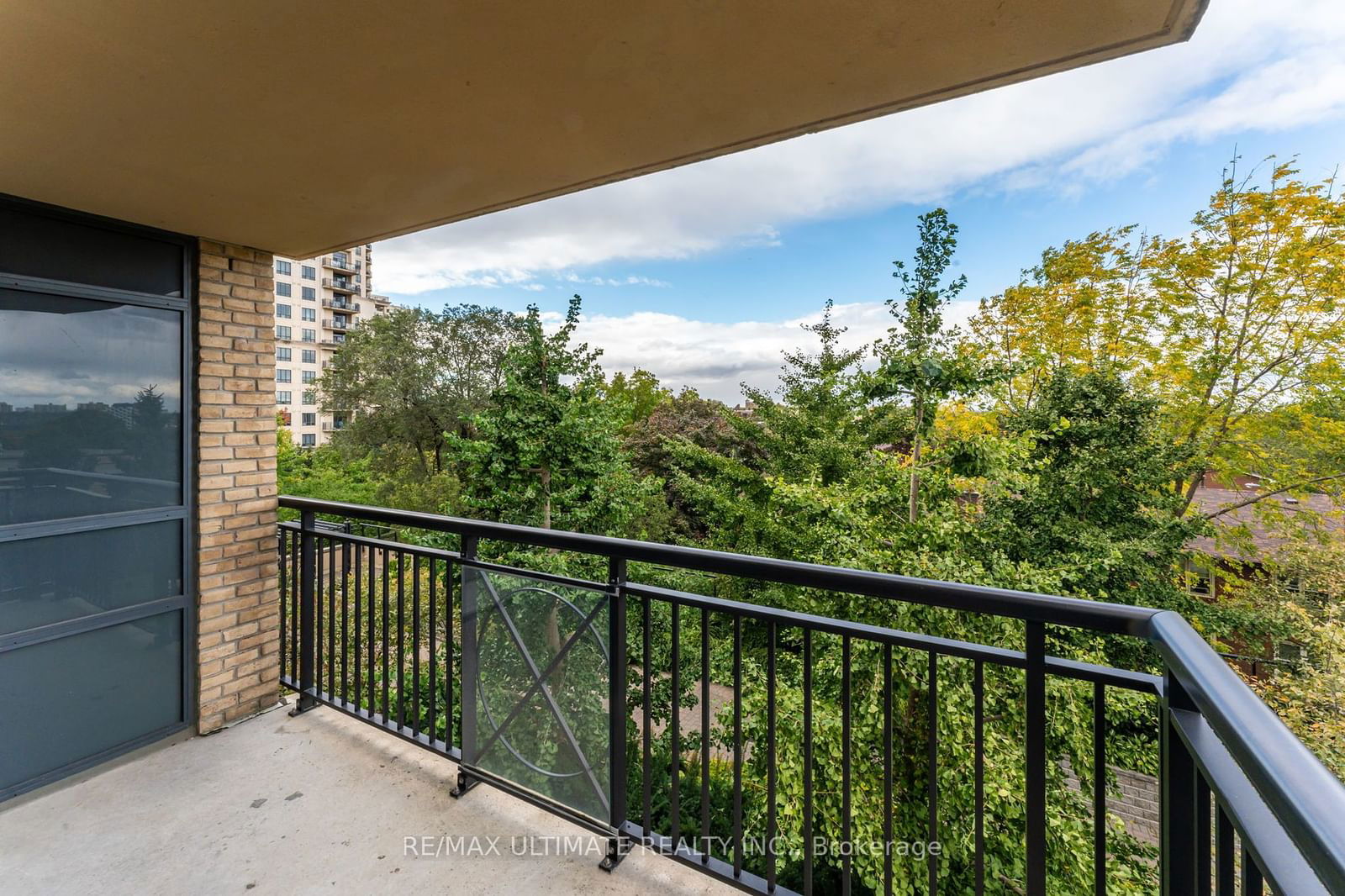 676 Sheppard Ave E, unit 414 for sale