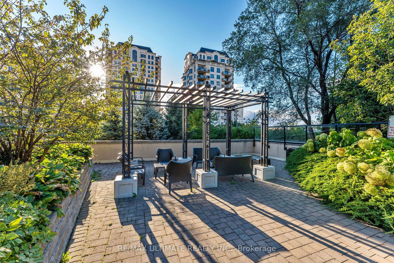 676 Sheppard Ave E, unit 414 for sale