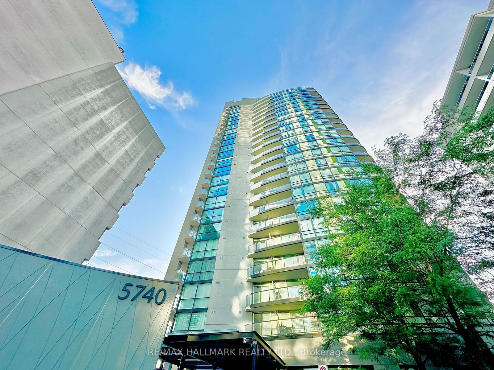 5740 Yonge St, unit 207 for sale