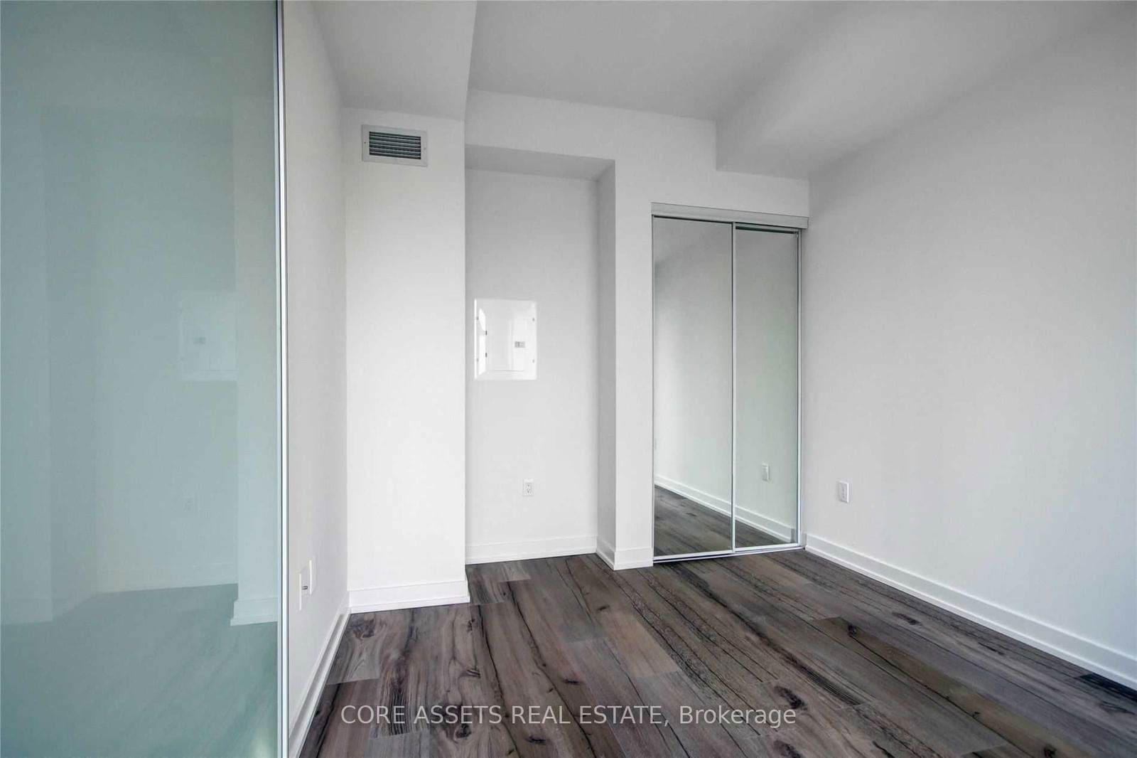 1 Yorkville Ave, unit 4304 for rent