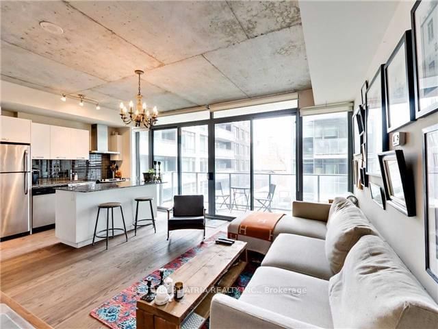 95 Bathurst St, unit 317 for rent