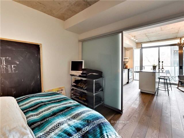 95 Bathurst St, unit 317 for rent