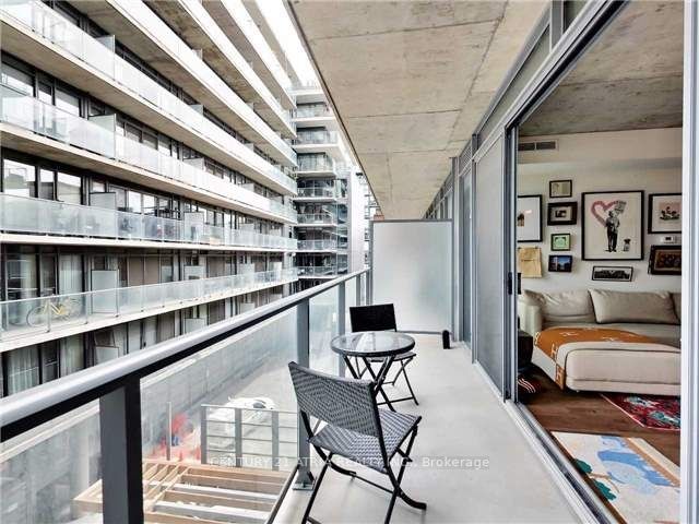 95 Bathurst St, unit 317 for rent