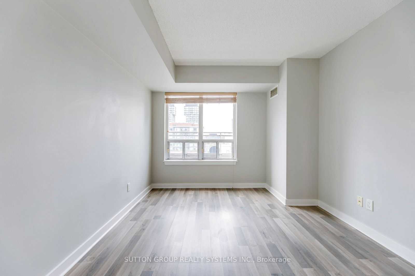 255 Richmond St E, unit 1016 for rent