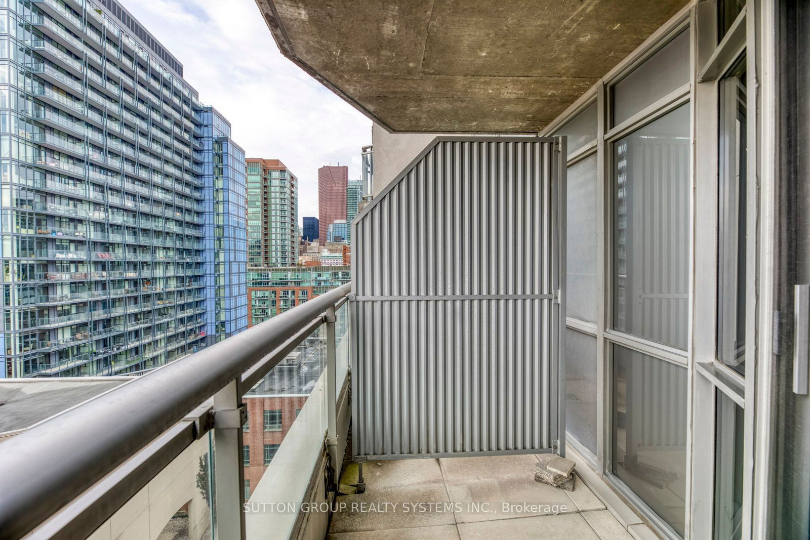 255 Richmond St E, unit 1016 for rent