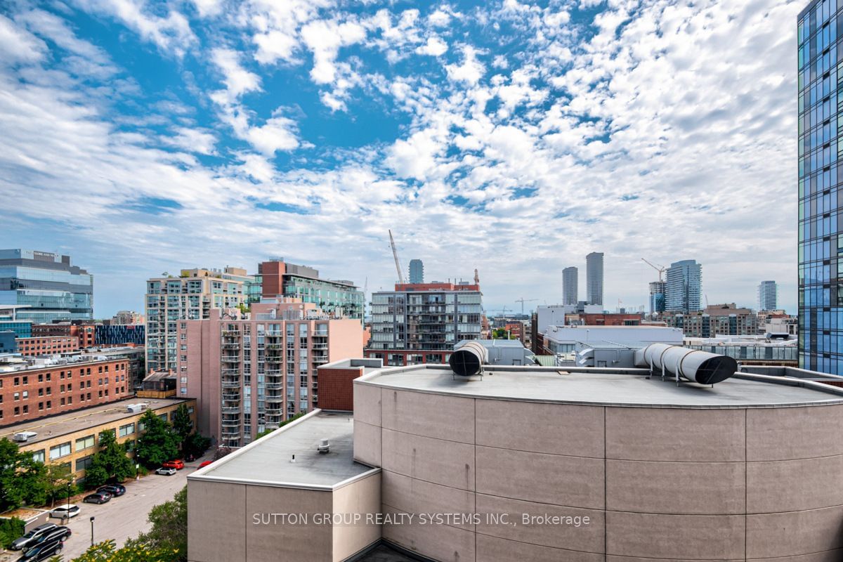 255 Richmond St E, unit 1016 for rent