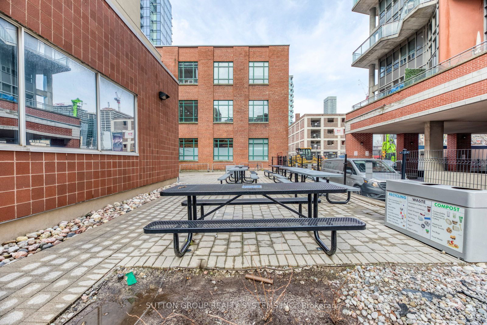 255 Richmond St E, unit 1016 for rent