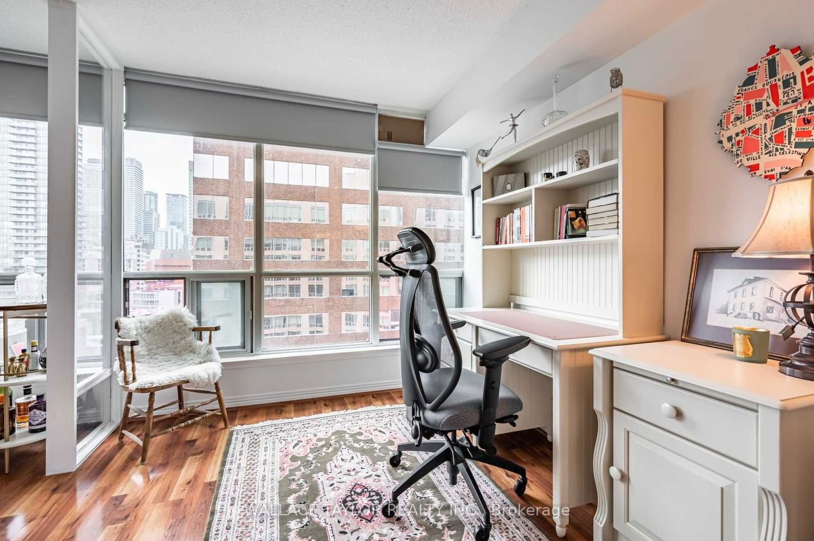 942 Yonge St, unit 1003 for rent