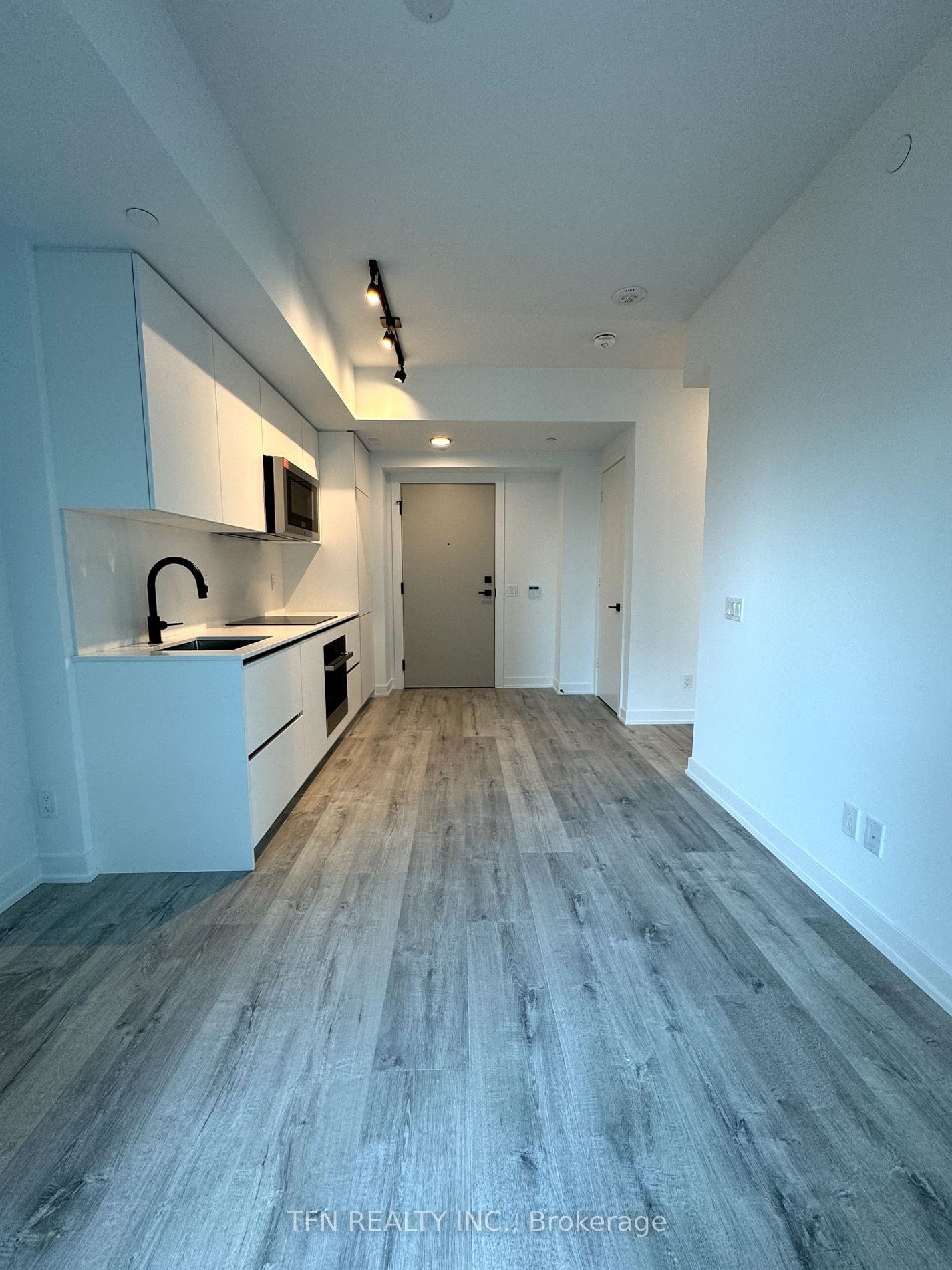 327 King St W, unit 2105 for rent