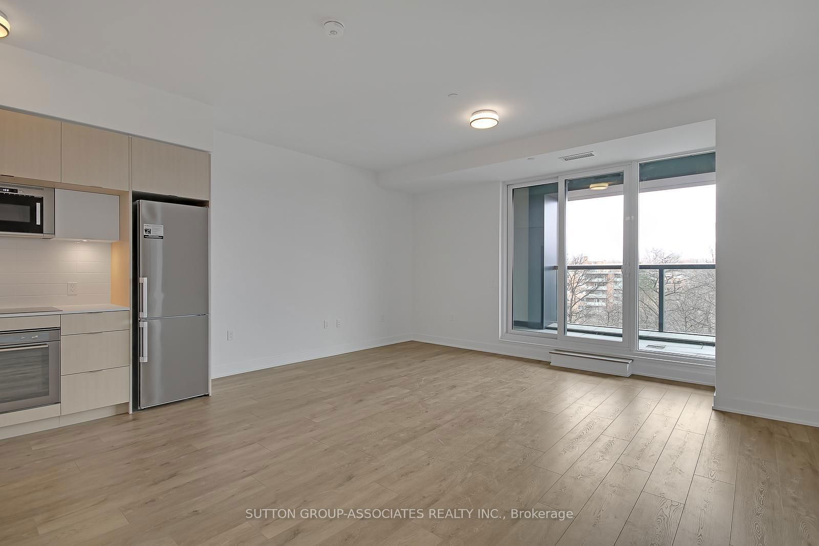 585 Bloor St E, unit 327 for rent