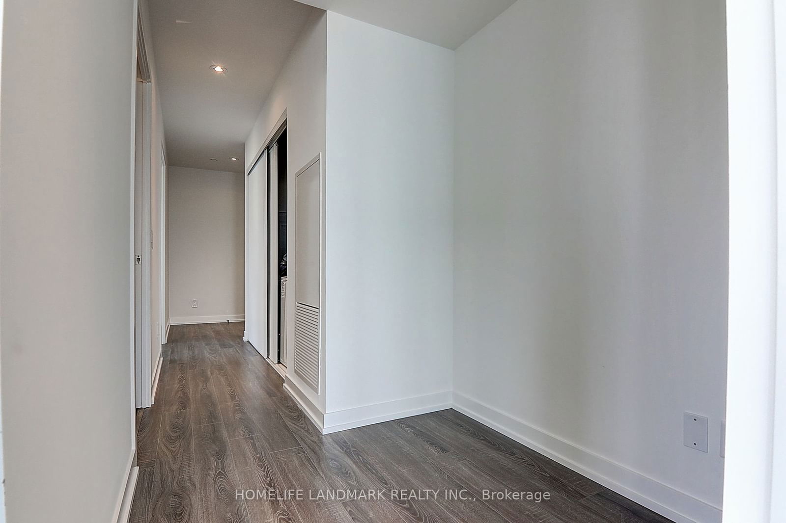 20 Edward St, unit 2715 for rent