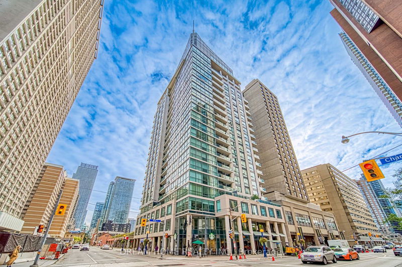 1121 Bay St, unit 1402 for rent