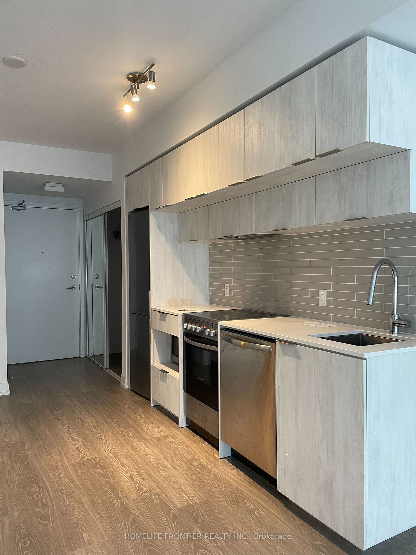 181 Dundas St E, unit 3212 for rent