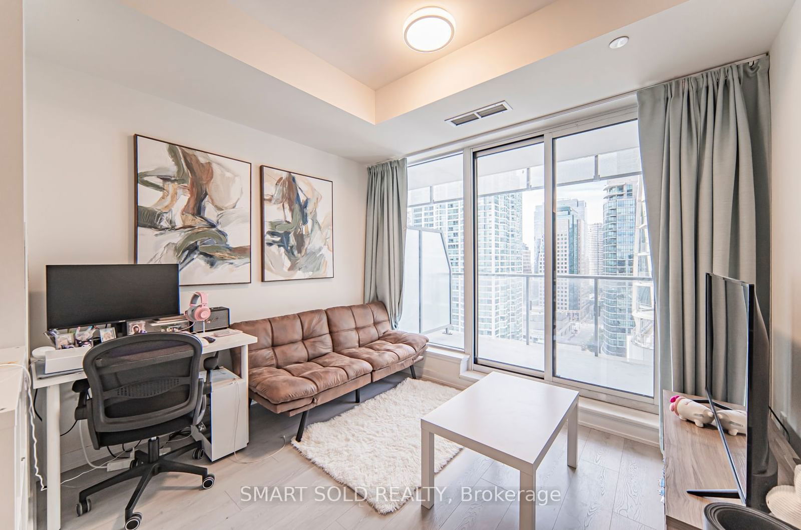 28 Freeland St, unit 1603 for rent