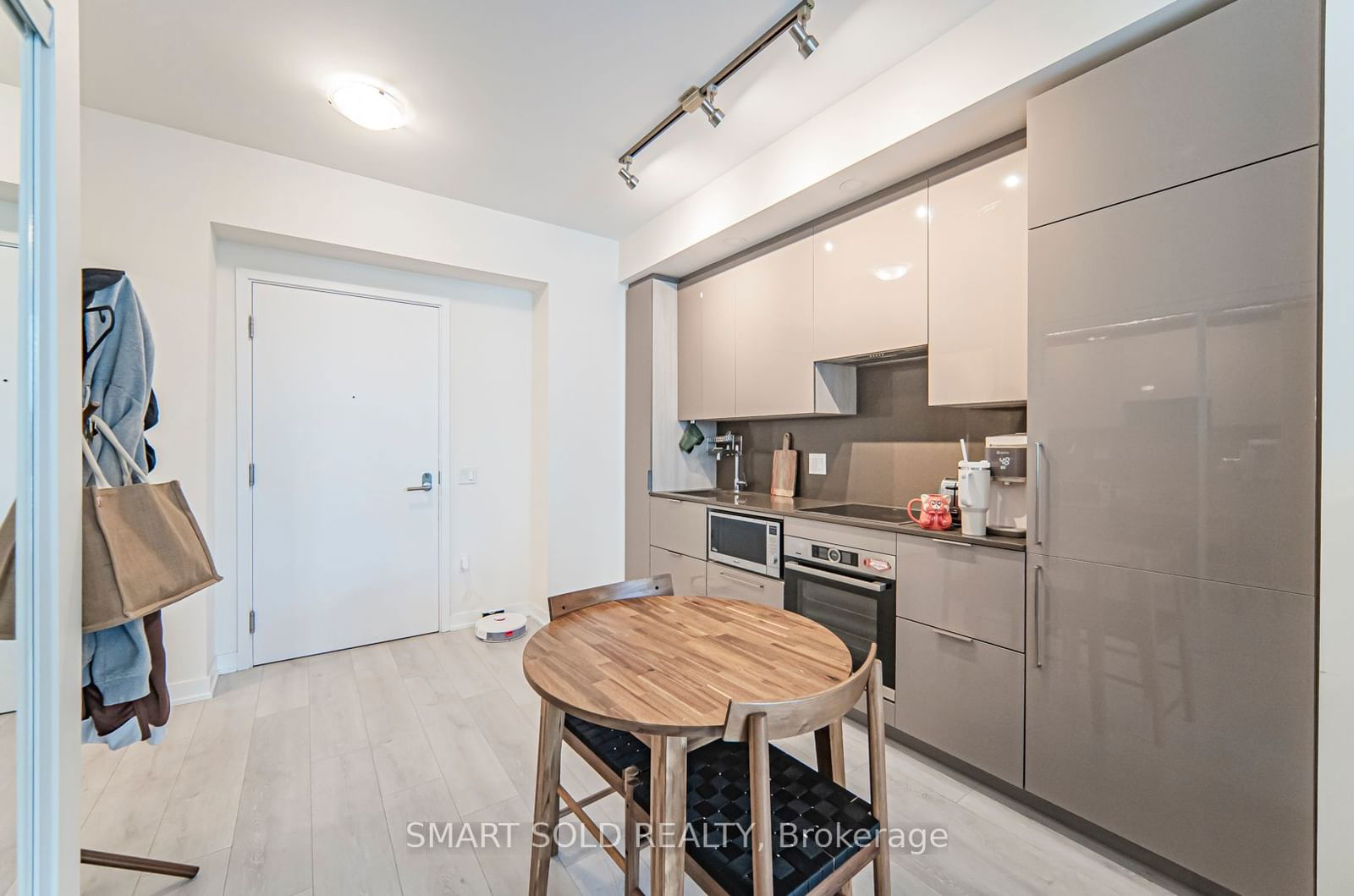 28 Freeland St, unit 1603 for rent