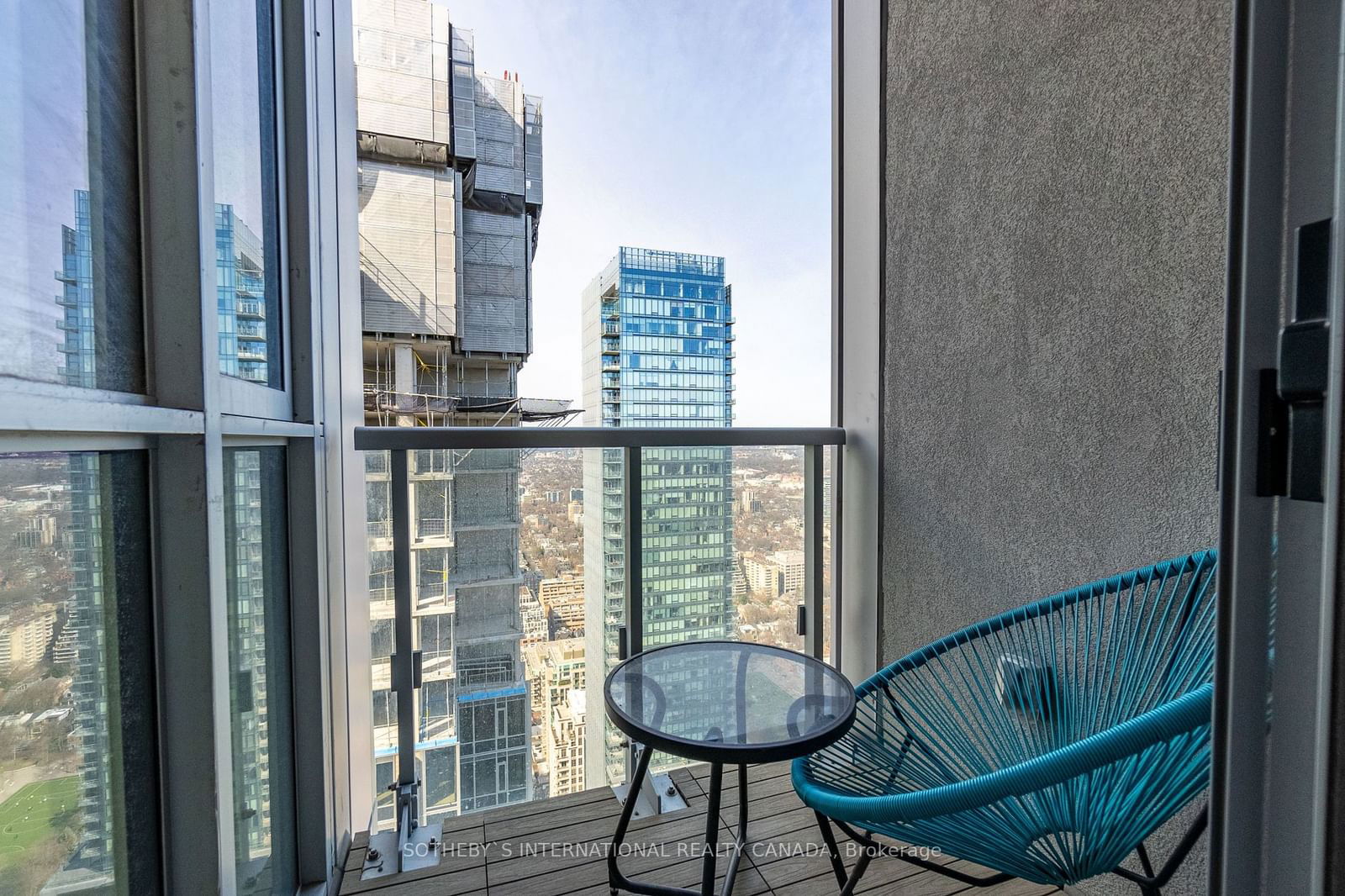 1 Yorkville Ave, unit 5405 for sale