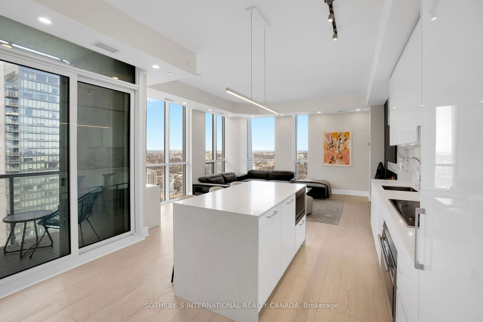 1 Yorkville Ave, unit 5405 for sale