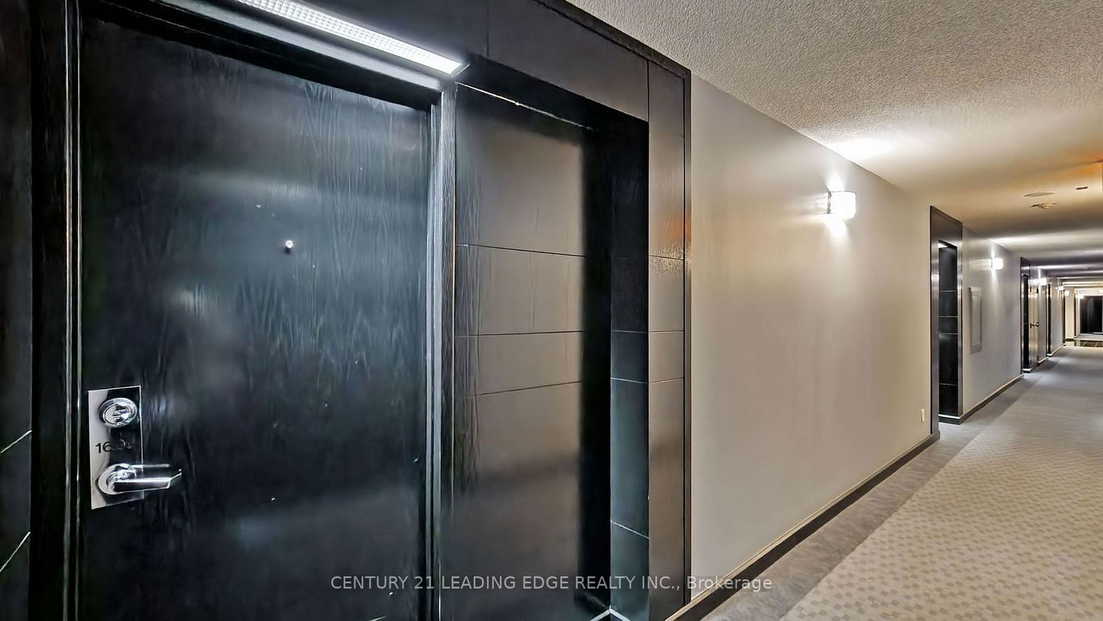 7 Carlton St, unit 1606 for rent